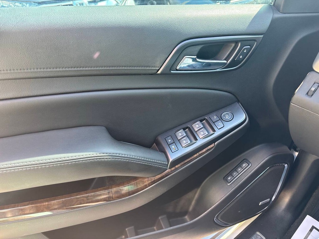 Chevrolet Tahoe Vehicle Full-screen Gallery Image 29