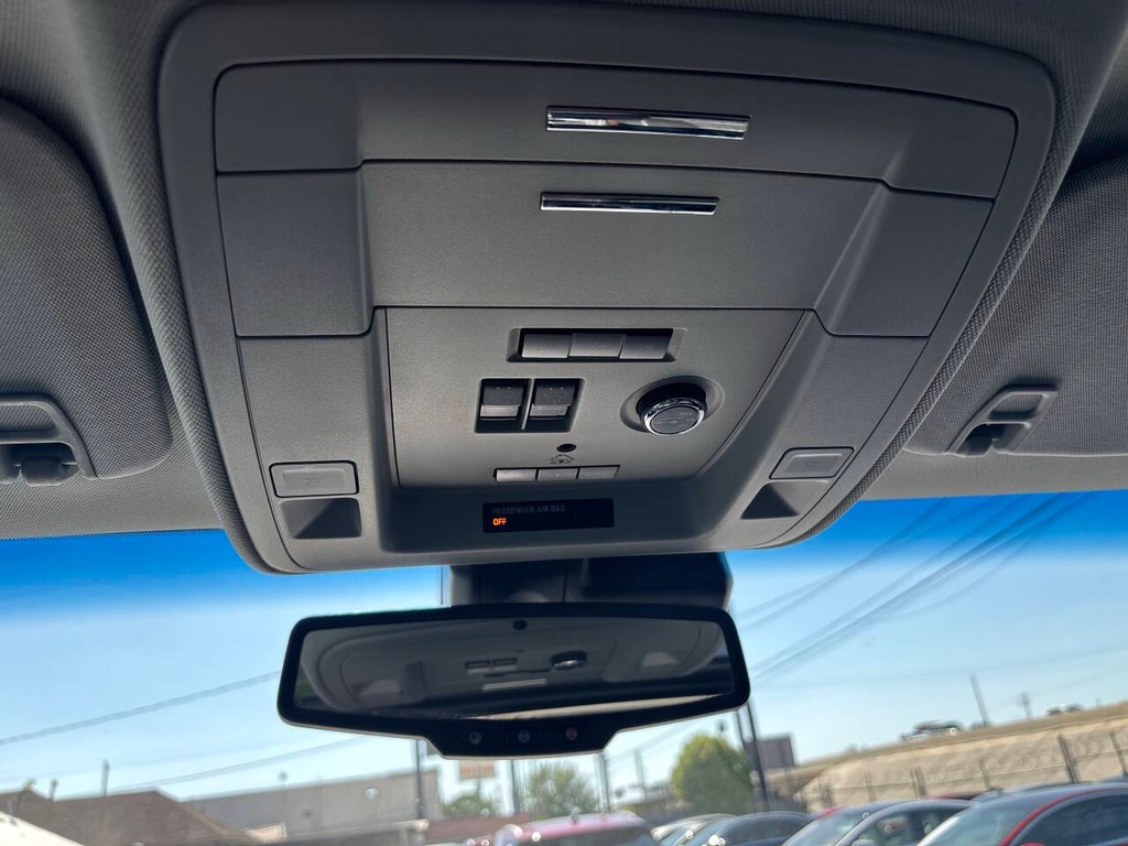 Chevrolet Tahoe Vehicle Full-screen Gallery Image 30