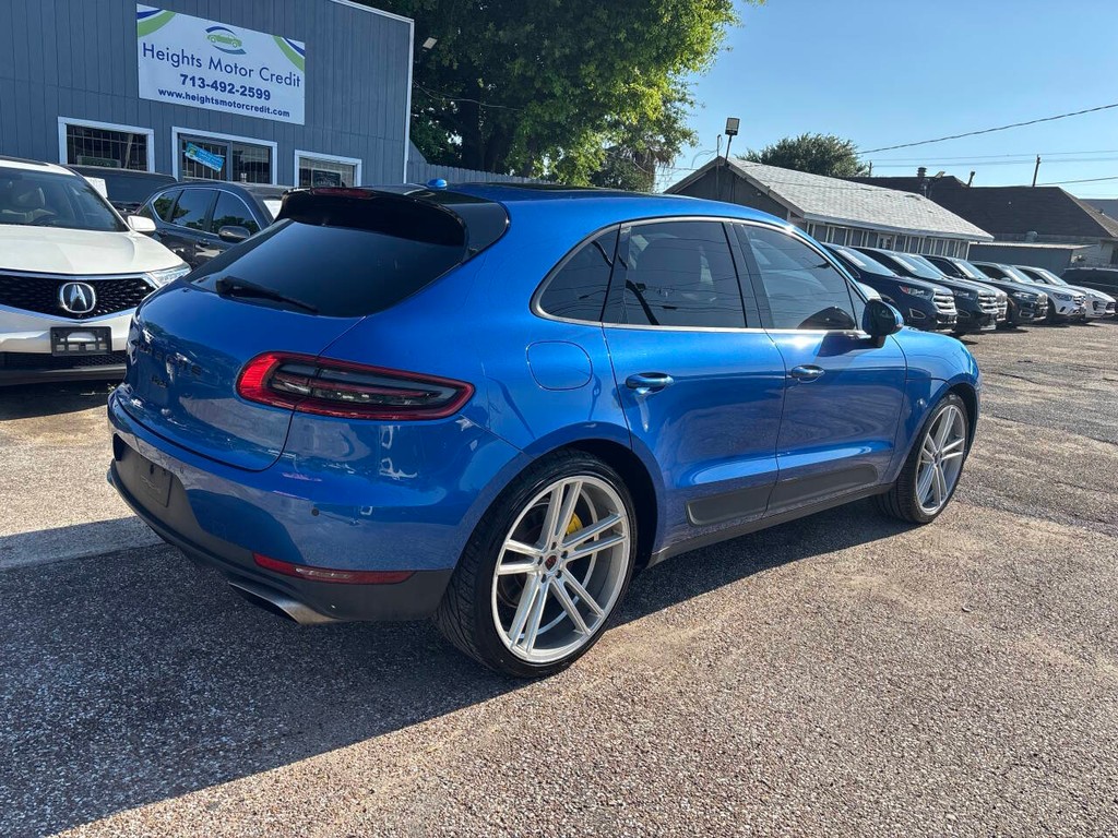 Porsche Macan Vehicle Full-screen Gallery Image 08