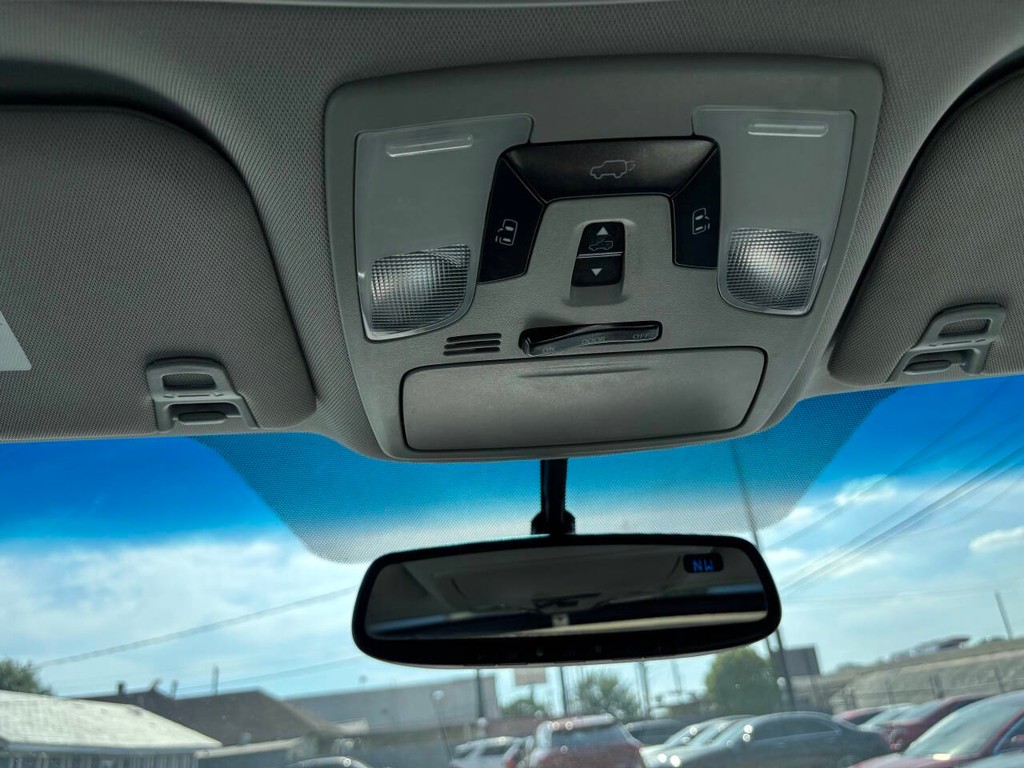 Toyota Sienna Vehicle Full-screen Gallery Image 30