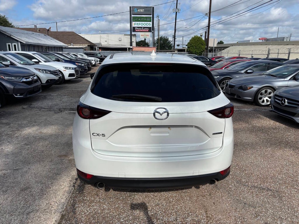 Mazda CX-5 Vehicle Full-screen Gallery Image 06