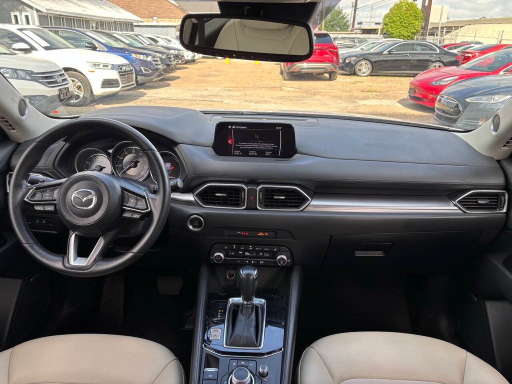 Mazda CX-5 Vehicle Full-screen Gallery Image 19