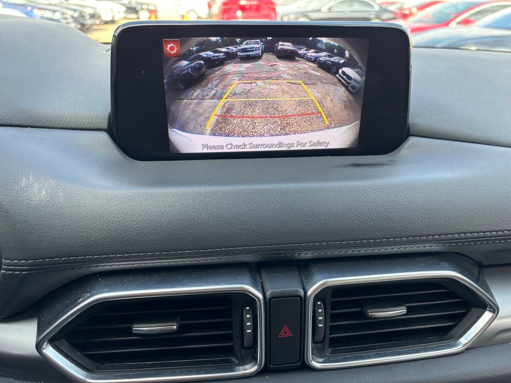Mazda CX-5 Vehicle Full-screen Gallery Image 21