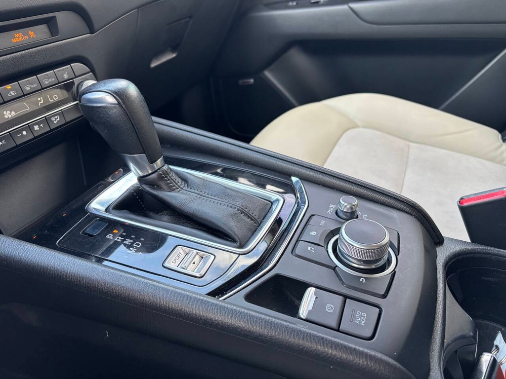 Mazda CX-5 Vehicle Full-screen Gallery Image 23