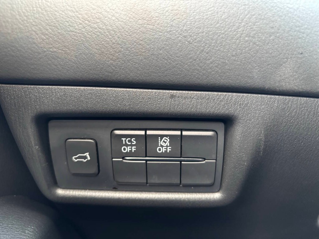 Mazda CX-5 Vehicle Full-screen Gallery Image 26