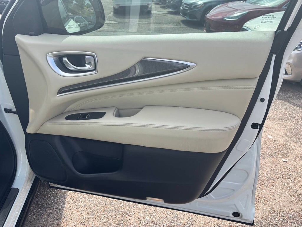 INFINITI QX60 Vehicle Full-screen Gallery Image 09