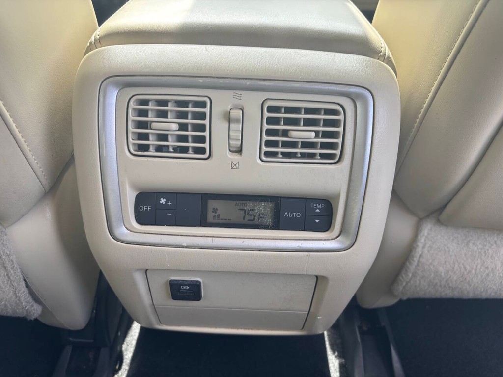 INFINITI QX60 Vehicle Full-screen Gallery Image 16
