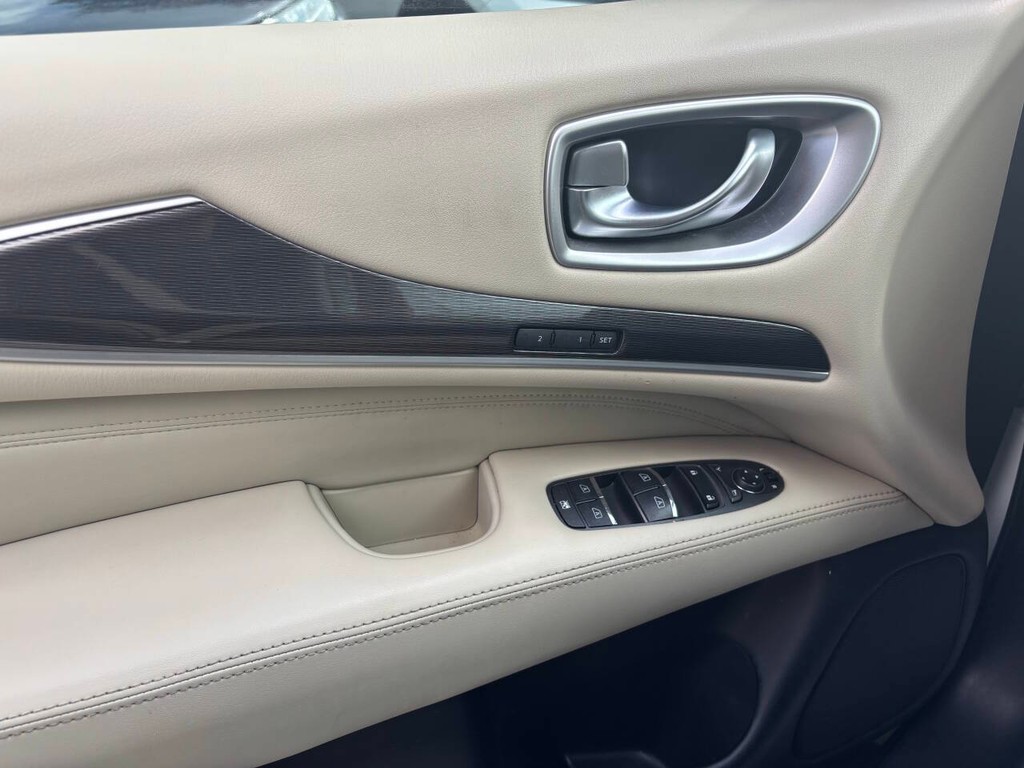 INFINITI QX60 Vehicle Full-screen Gallery Image 28