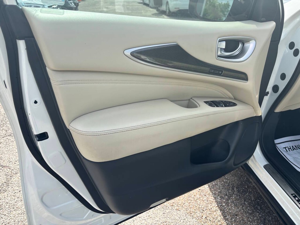 INFINITI QX60 Vehicle Full-screen Gallery Image 36