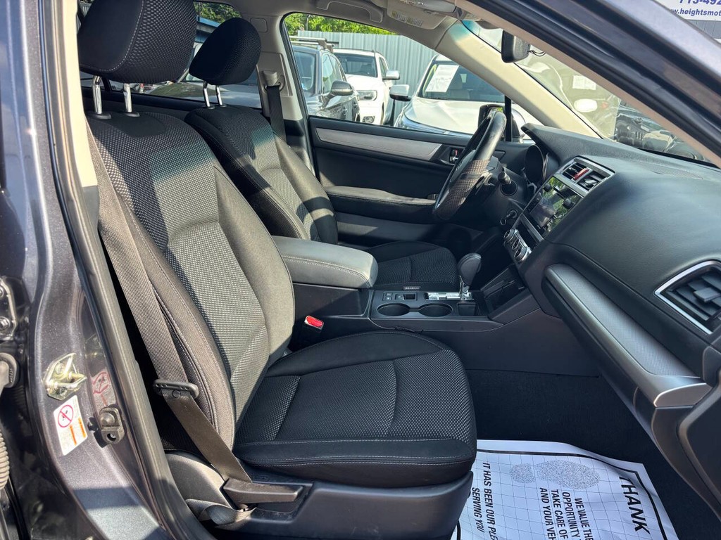 Subaru Outback Vehicle Full-screen Gallery Image 11