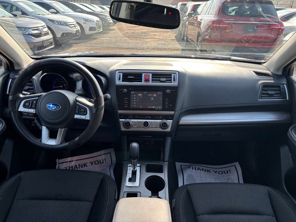 Subaru Outback Vehicle Full-screen Gallery Image 17
