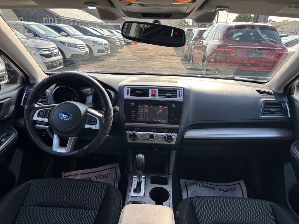 Subaru Outback Vehicle Full-screen Gallery Image 18