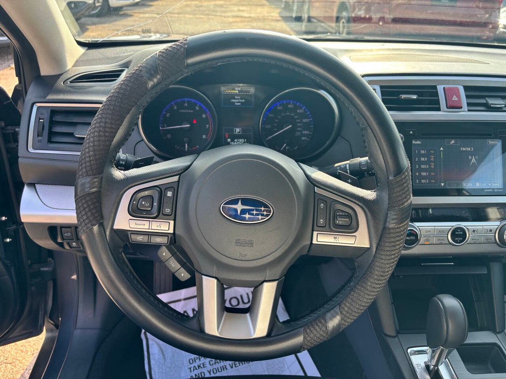 Subaru Outback Vehicle Full-screen Gallery Image 22