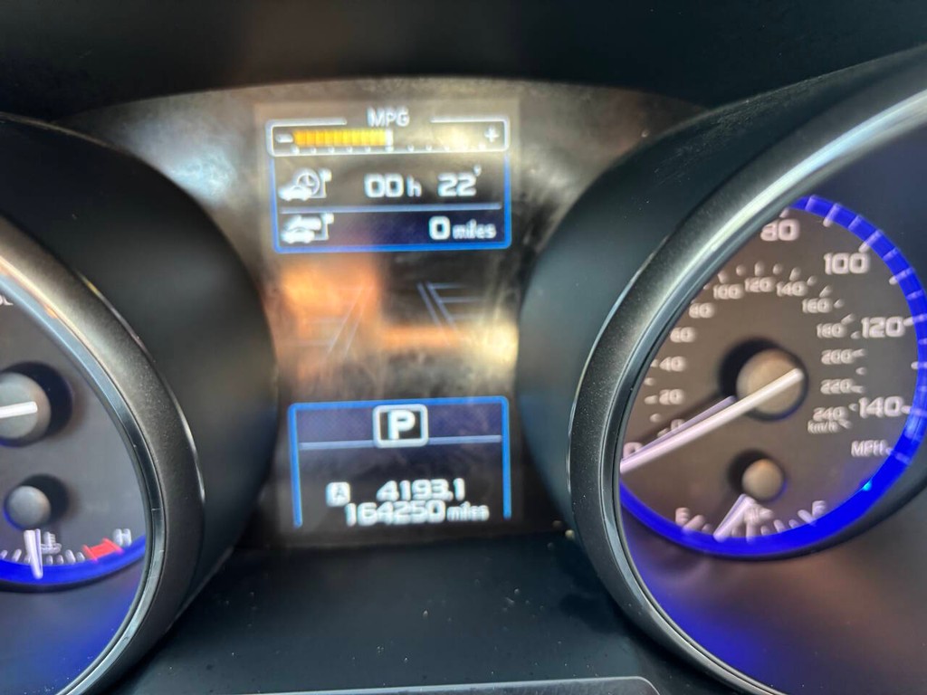 Subaru Outback Vehicle Full-screen Gallery Image 24