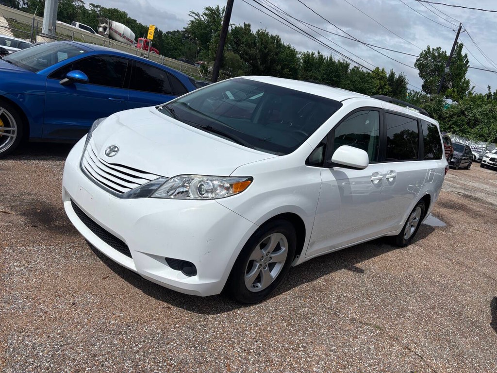 Toyota Sienna Vehicle Full-screen Gallery Image 02