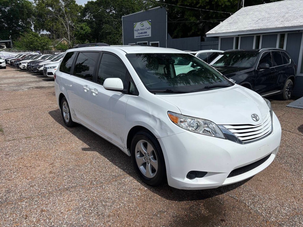 Toyota Sienna Vehicle Full-screen Gallery Image 04
