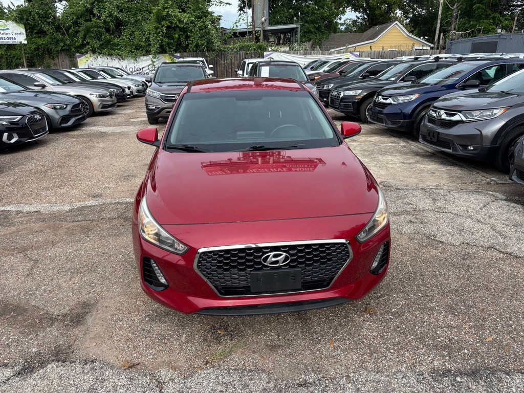 Hyundai Elantra GT Vehicle Full-screen Gallery Image 02