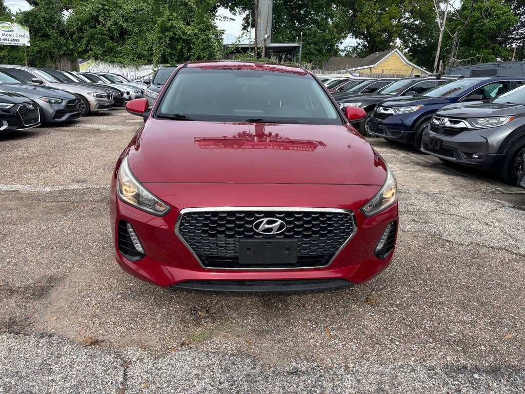 Hyundai Elantra GT Vehicle Full-screen Gallery Image 03