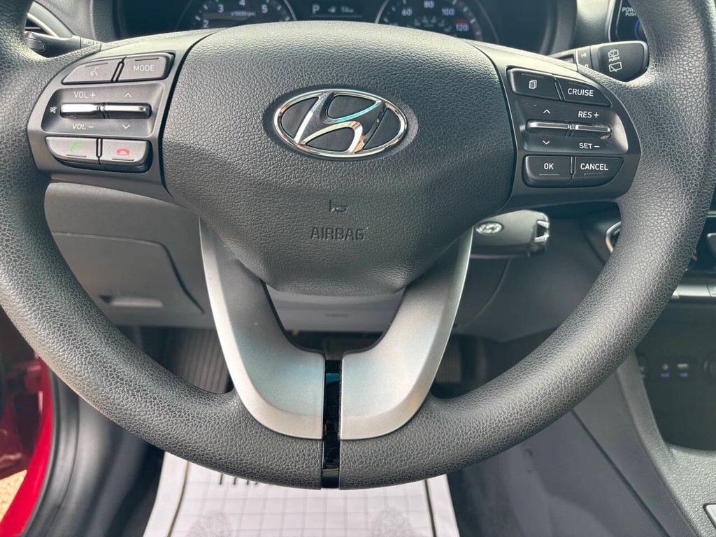 Hyundai Elantra GT Vehicle Full-screen Gallery Image 24