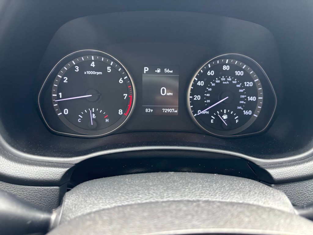 Hyundai Elantra GT Vehicle Full-screen Gallery Image 26