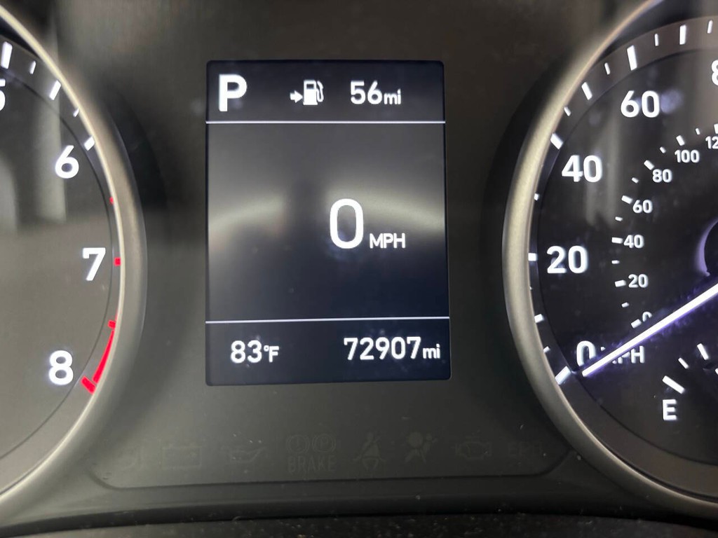 Hyundai Elantra GT Vehicle Full-screen Gallery Image 27