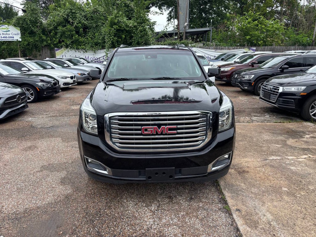 GMC Yukon XL Vehicle Full-screen Gallery Image 03