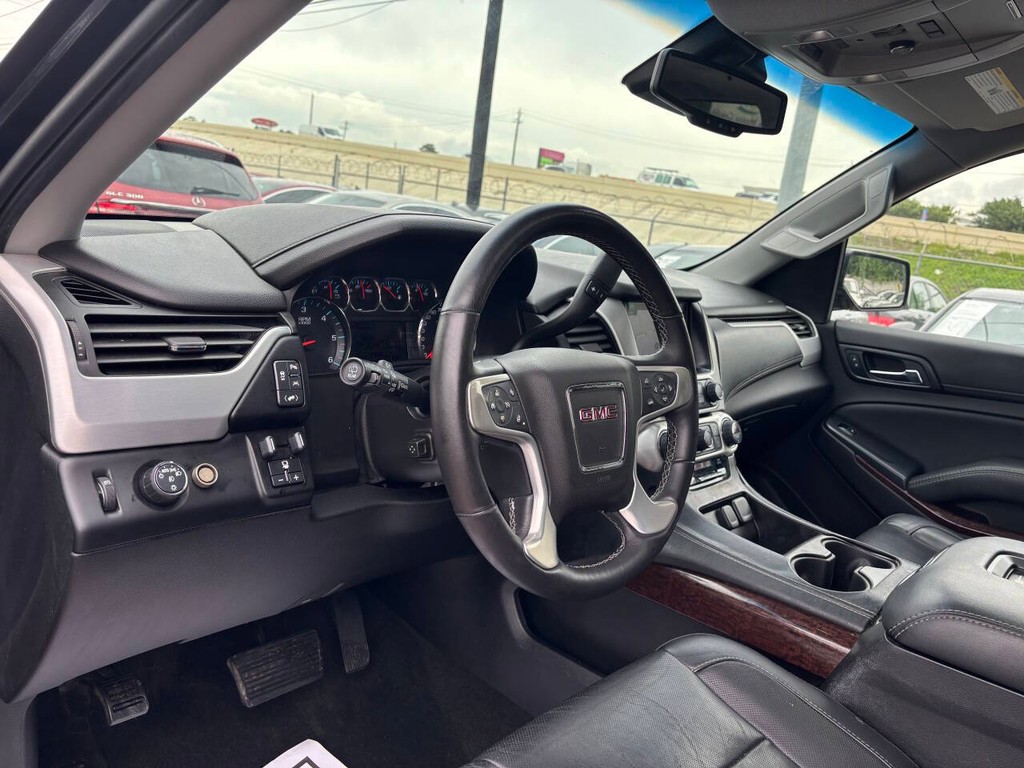 GMC Yukon XL Vehicle Full-screen Gallery Image 08