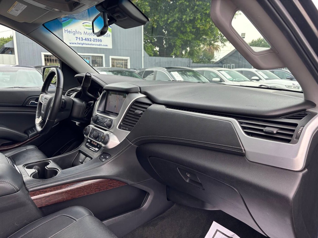 GMC Yukon XL Vehicle Full-screen Gallery Image 11