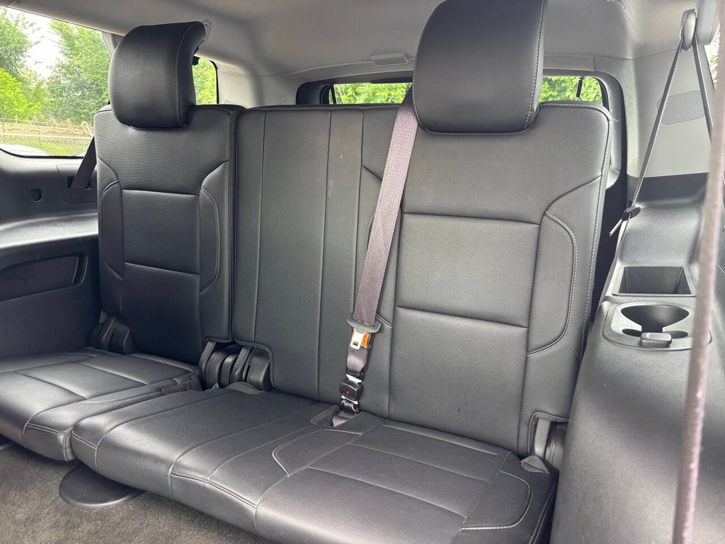 GMC Yukon XL Vehicle Full-screen Gallery Image 18