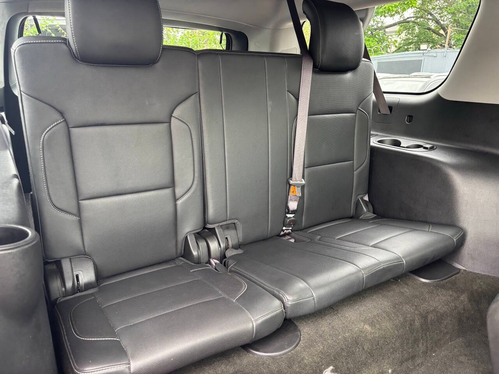 GMC Yukon XL Vehicle Full-screen Gallery Image 19
