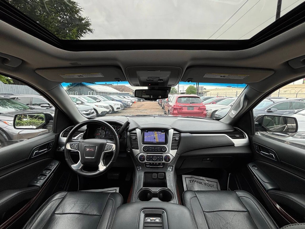 GMC Yukon XL Vehicle Full-screen Gallery Image 22