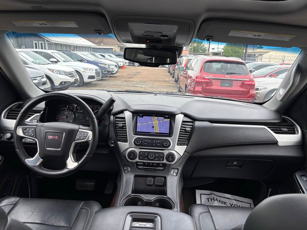 GMC Yukon XL Vehicle Full-screen Gallery Image 23