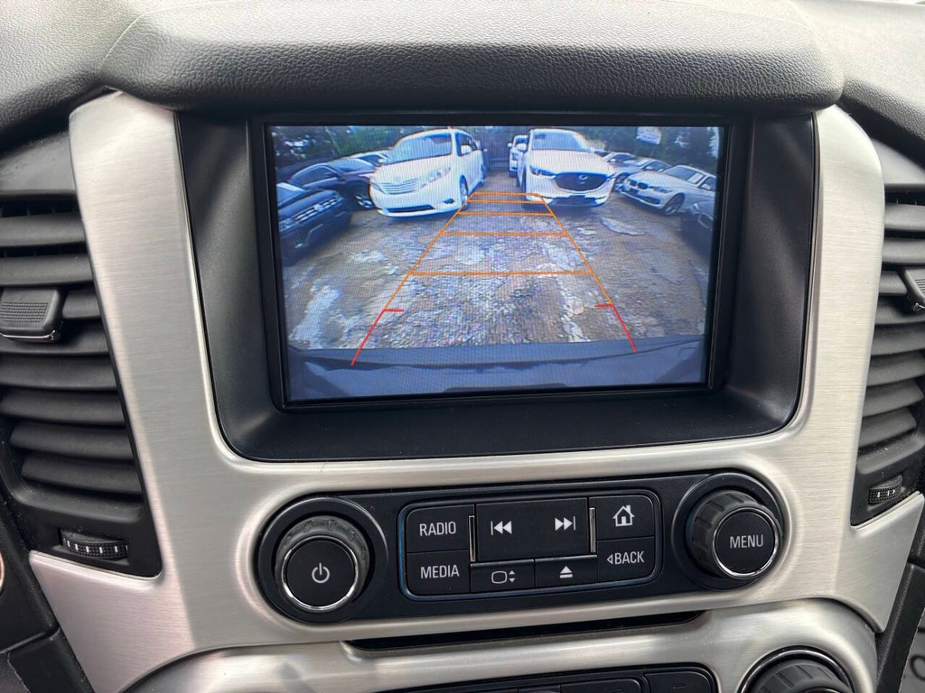 GMC Yukon XL Vehicle Full-screen Gallery Image 25