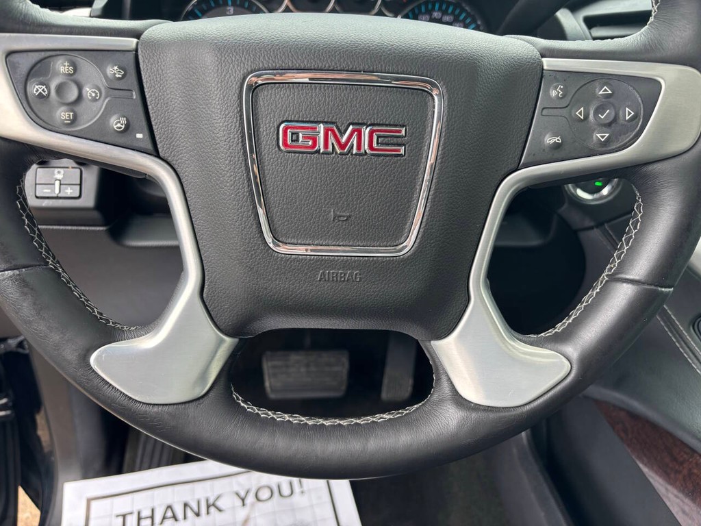 GMC Yukon XL Vehicle Full-screen Gallery Image 27