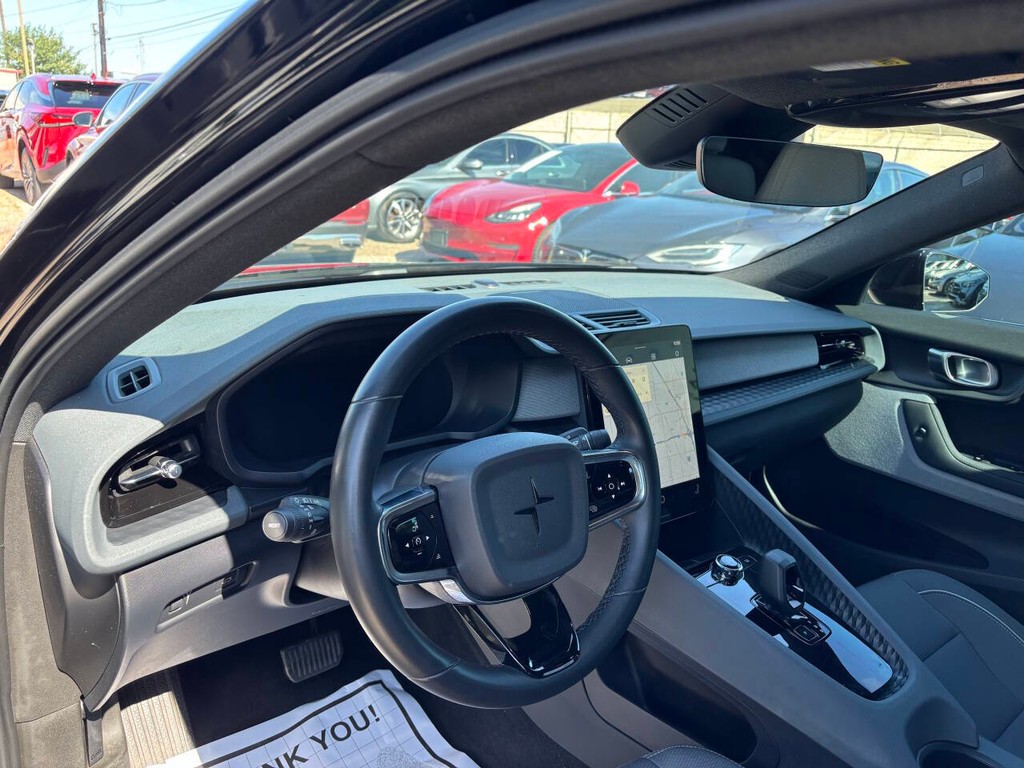Polestar 2 Vehicle Full-screen Gallery Image 08