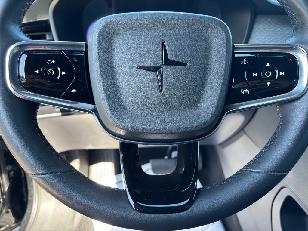 Polestar 2 Vehicle Full-screen Gallery Image 26