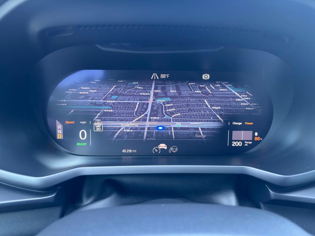 Polestar 2 Vehicle Full-screen Gallery Image 28