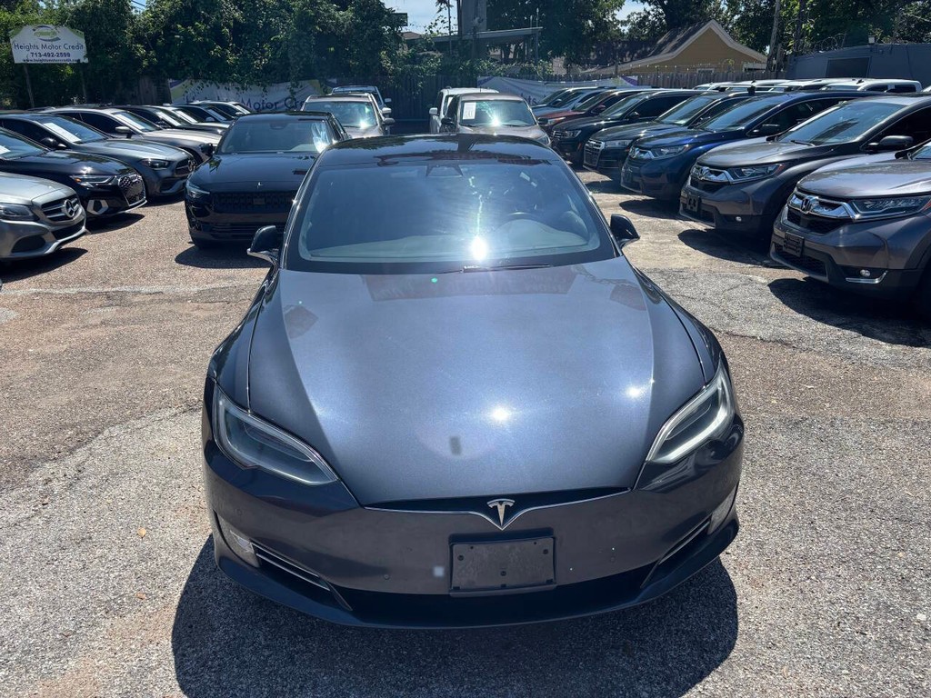 Tesla Model S Vehicle Full-screen Gallery Image 02