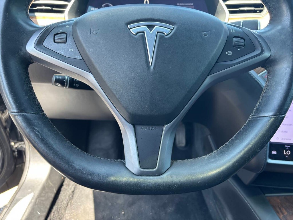 Tesla Model S Vehicle Full-screen Gallery Image 26