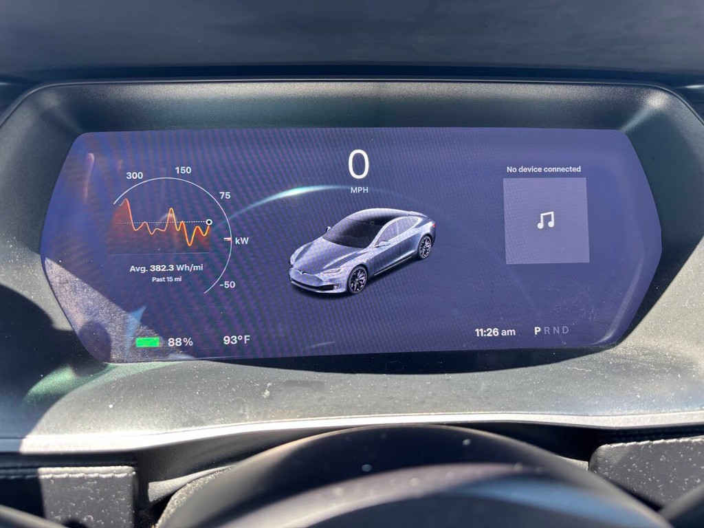 Tesla Model S Vehicle Full-screen Gallery Image 29
