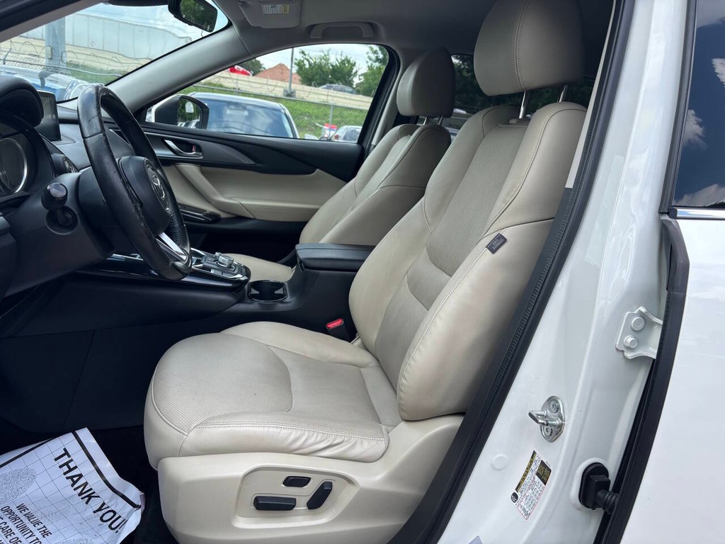 Mazda CX-9 Vehicle Full-screen Gallery Image 08