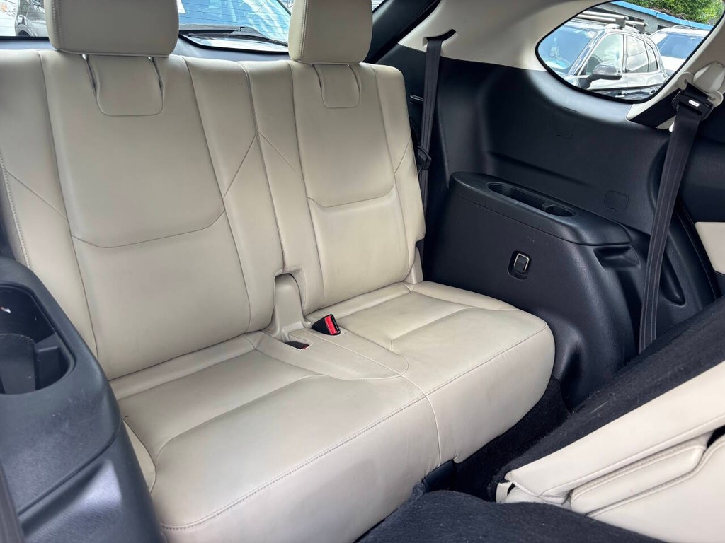 Mazda CX-9 Vehicle Full-screen Gallery Image 18