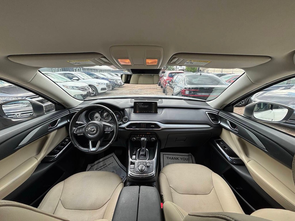 Mazda CX-9 Vehicle Full-screen Gallery Image 19