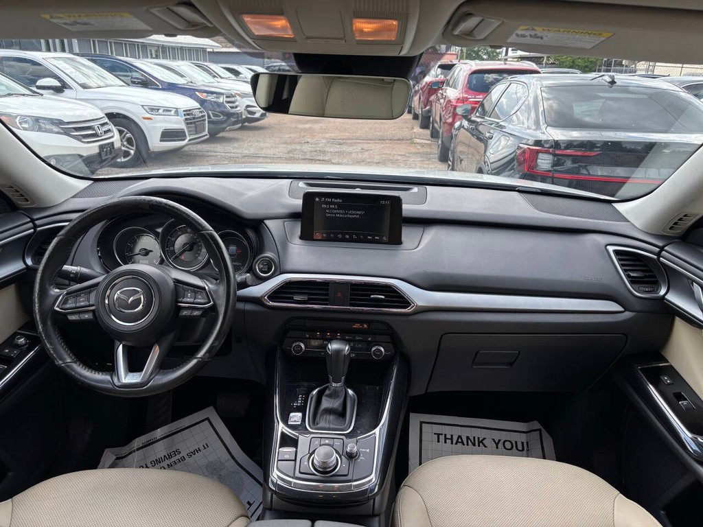Mazda CX-9 Vehicle Full-screen Gallery Image 21