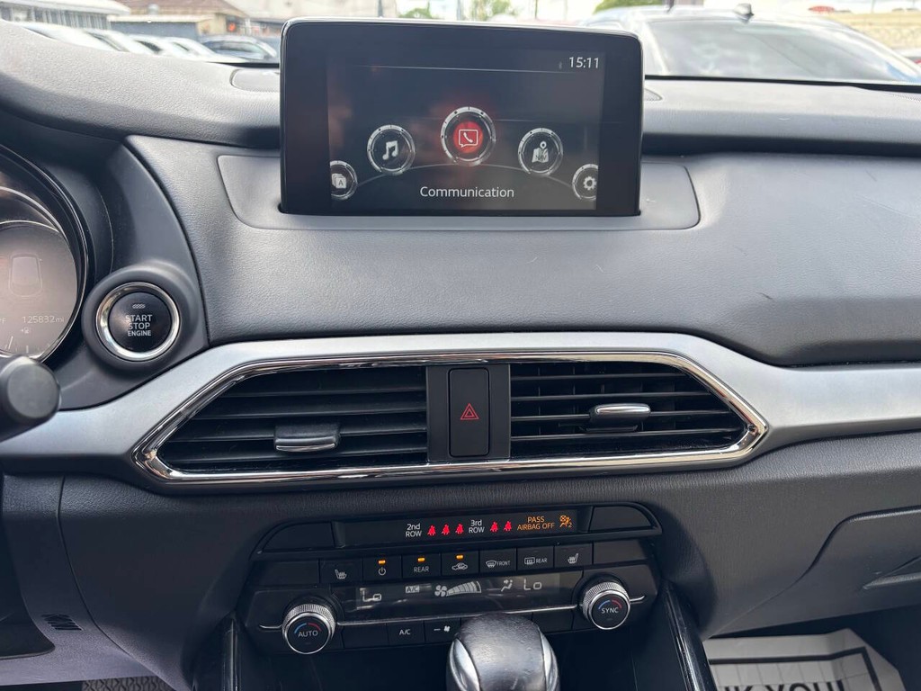 Mazda CX-9 Vehicle Full-screen Gallery Image 22