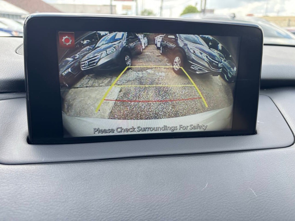 Mazda CX-9 Vehicle Full-screen Gallery Image 24