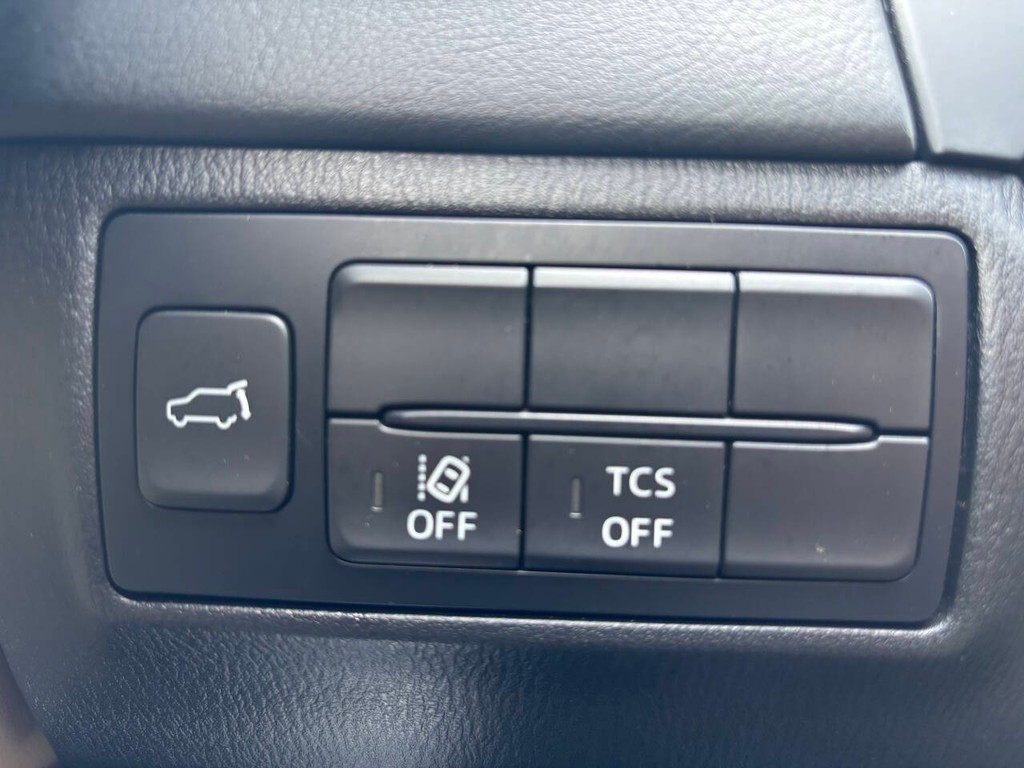 Mazda CX-9 Vehicle Full-screen Gallery Image 29