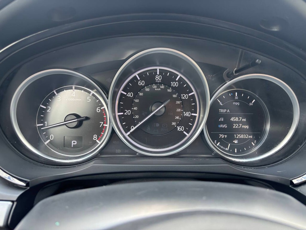 Mazda CX-9 Vehicle Full-screen Gallery Image 31