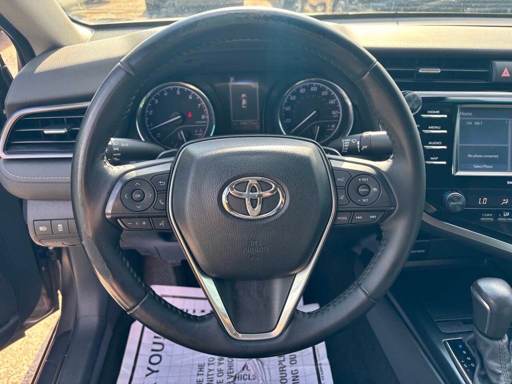 Toyota Camry Vehicle Full-screen Gallery Image 23