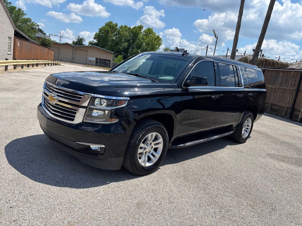 Chevrolet Suburban Vehicle Full-screen Gallery Image 04